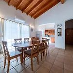 Villa Casa Johnson - Relaxation & Play With Fenced Pool *