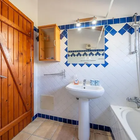 Casa Johnson - Relaxation & Play With Fenced Pool Villa *