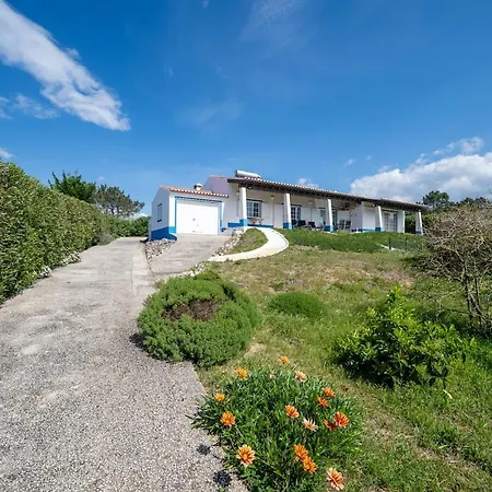Casa Johnson - Relaxation & Play With Fenced Pool * Aljezur