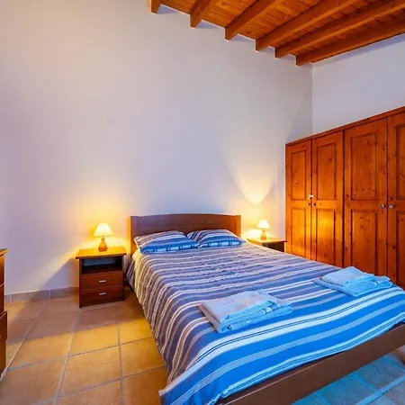 Casa Johnson - Relaxation & Play With Fenced Pool * Aljezur